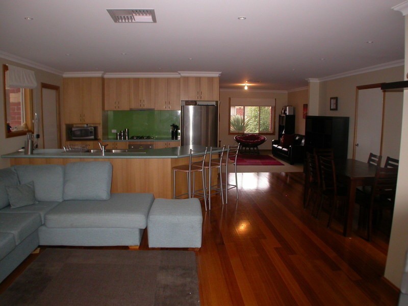 3/4 Taverner Street, Bacchus Marsh VIC 3340