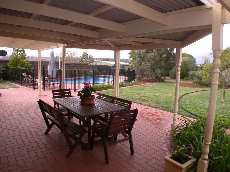 11 Quaille Court, Bacchus Marsh VIC 3340