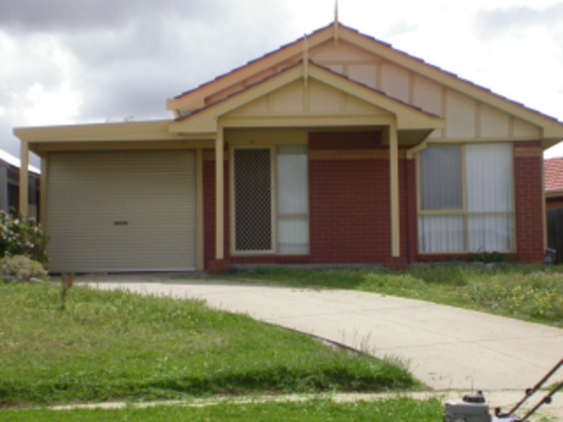 2B Rosehill Drive, Bacchus Marsh VIC 3340