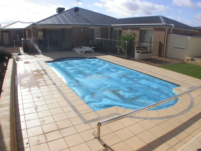8 Grantleigh Drive, Bacchus Marsh VIC 3340