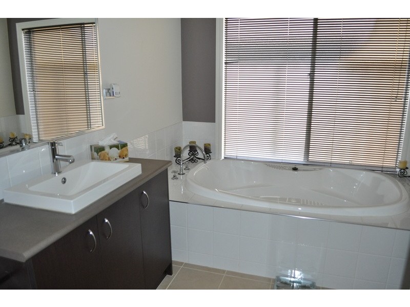 55 Grantleigh Drive, Bacchus Marsh VIC 3340