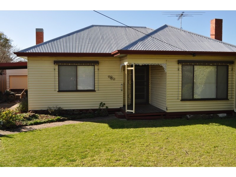 8 Standfield Street, Bacchus Marsh VIC 3340