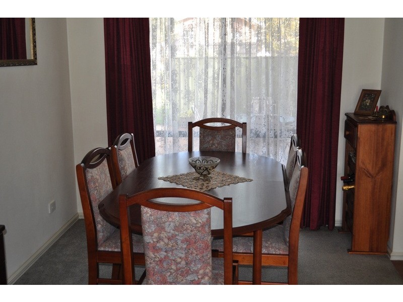 33 Clifton Drive, Bacchus Marsh VIC 3340