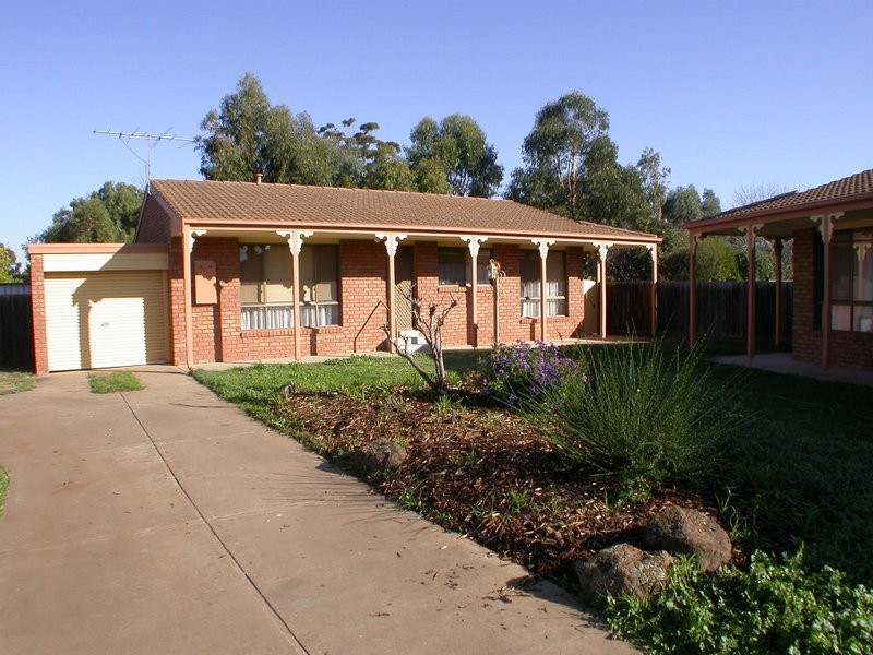 2/7 Shields Court, Bacchus Marsh VIC 3340