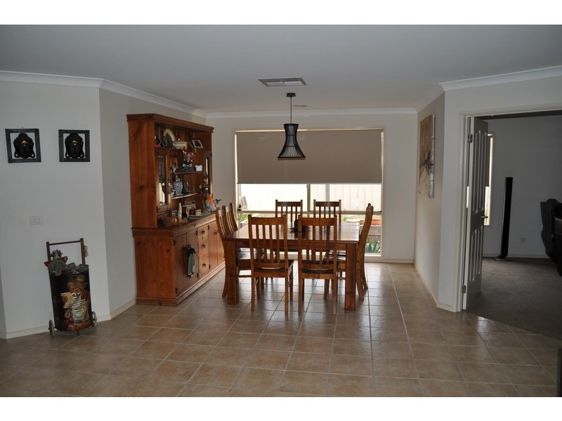 44 Grantleigh Drive, Bacchus Marsh VIC 3340