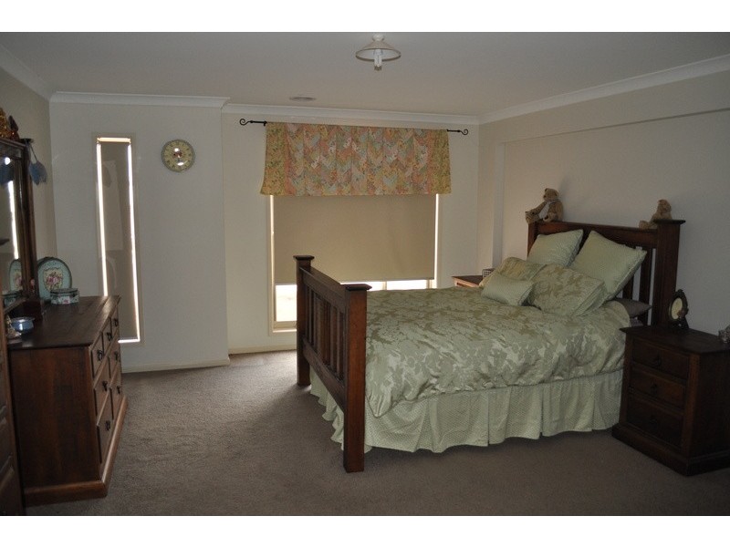 44 Grantleigh Drive, Bacchus Marsh VIC 3340