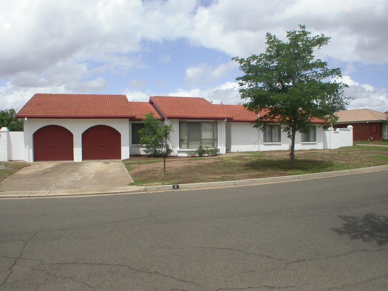 7 Simone Road, Bacchus Marsh VIC 3340