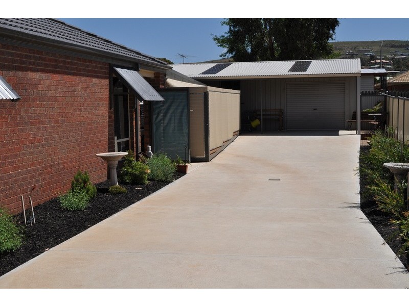 14 Grantleigh Drive, Bacchus Marsh VIC 3340