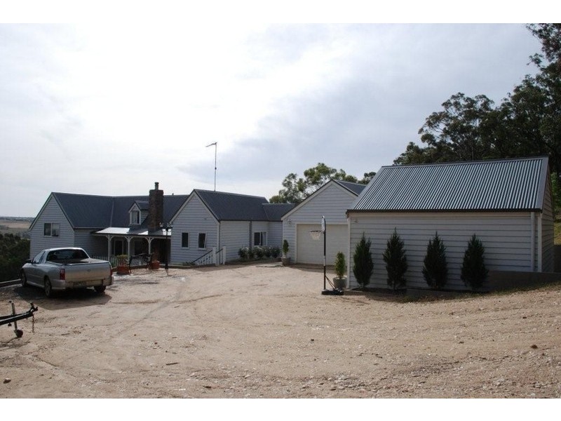 25 Kangaroo Road, Greendale VIC 3341