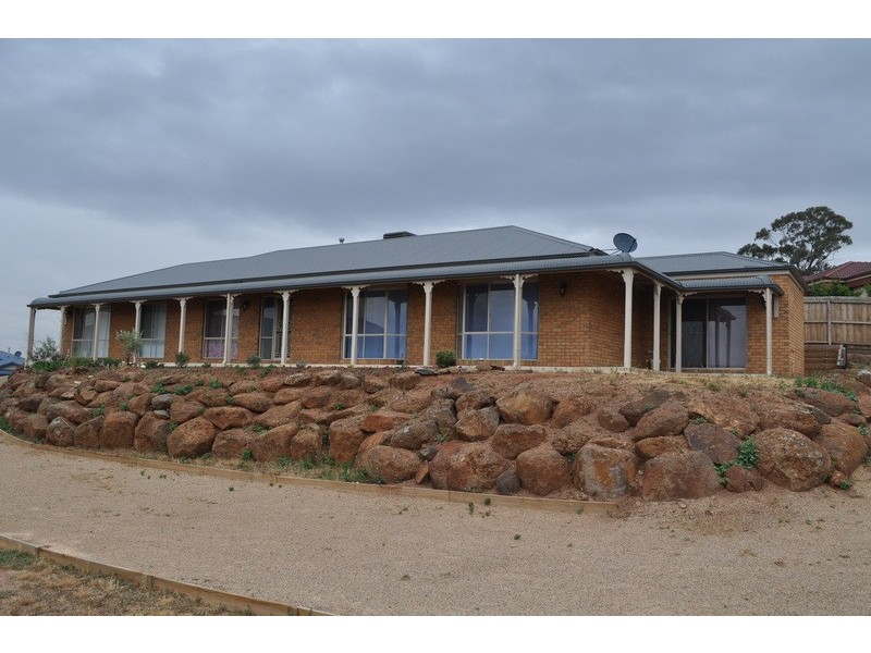 24 Ruddick Place, Bacchus Marsh VIC 3340