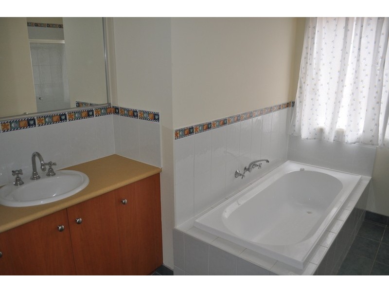 24 Ruddick Place, Bacchus Marsh VIC 3340