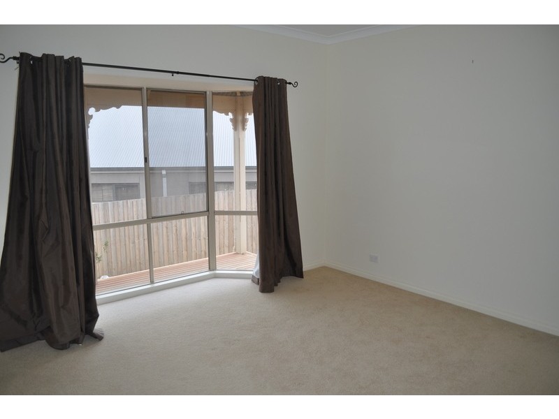 24 Ruddick Place, Bacchus Marsh VIC 3340