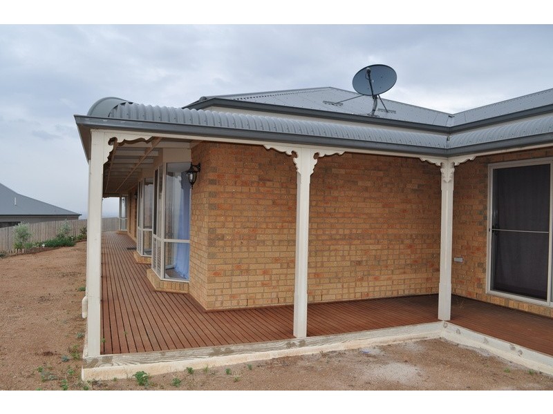 24 Ruddick Place, Bacchus Marsh VIC 3340