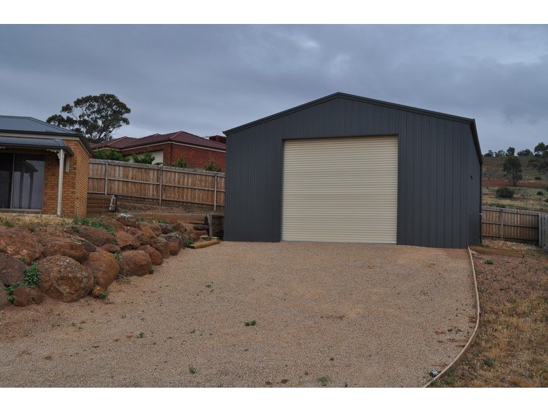 24 Ruddick Place, Bacchus Marsh VIC 3340