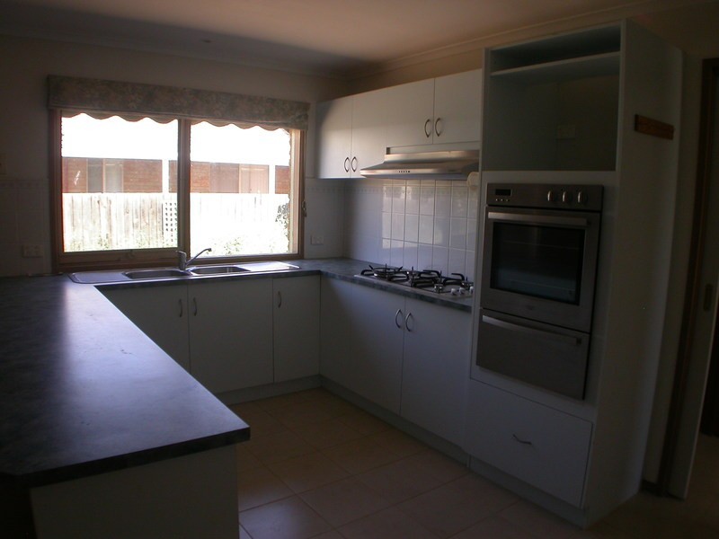 18 Endeavour Place, Melton West VIC 3337