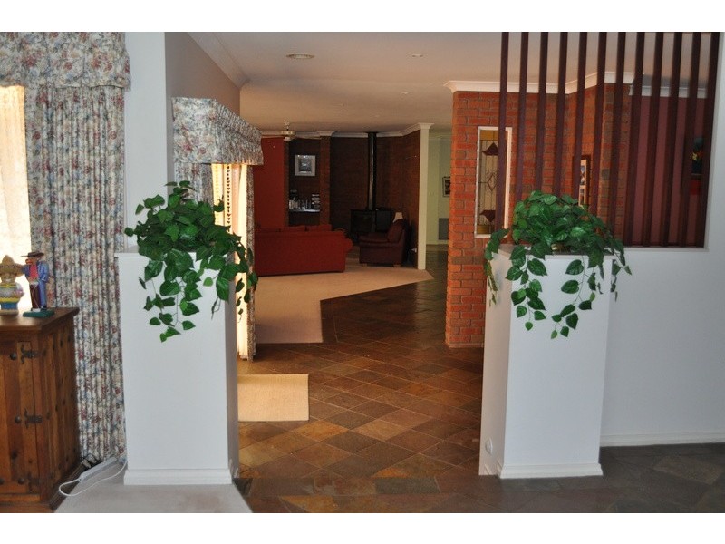 9 Quaille Court, Bacchus Marsh VIC 3340