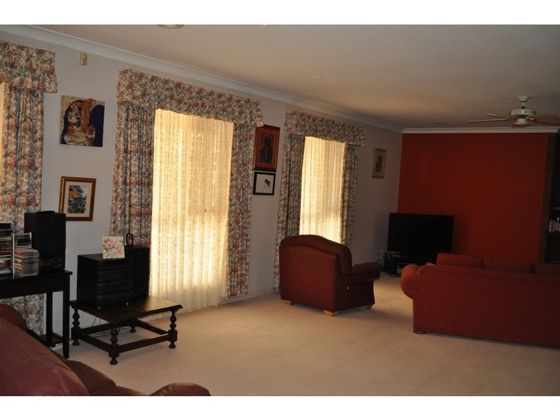 9 Quaille Court, Bacchus Marsh VIC 3340