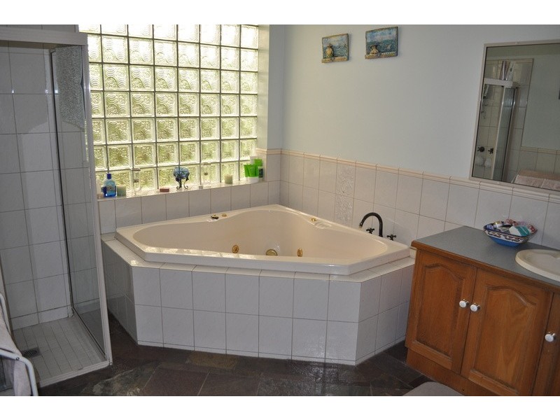 9 Quaille Court, Bacchus Marsh VIC 3340