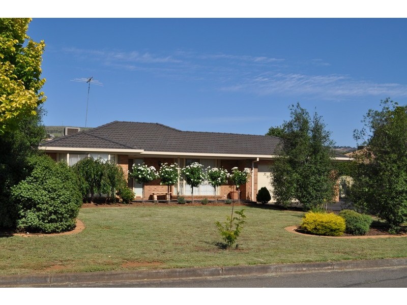 14 Cairns Drive, Bacchus Marsh VIC 3340