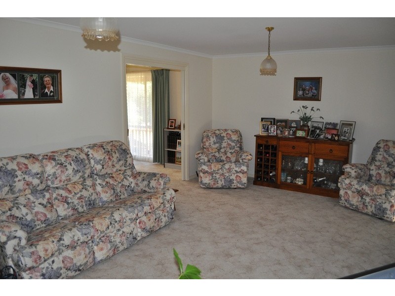 14 Cairns Drive, Bacchus Marsh VIC 3340