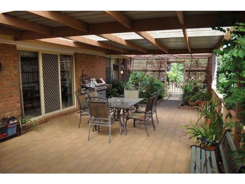 14 Cairns Drive, Bacchus Marsh VIC 3340