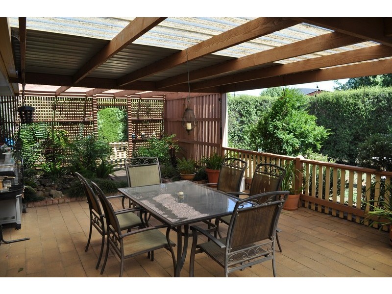 14 Cairns Drive, Bacchus Marsh VIC 3340