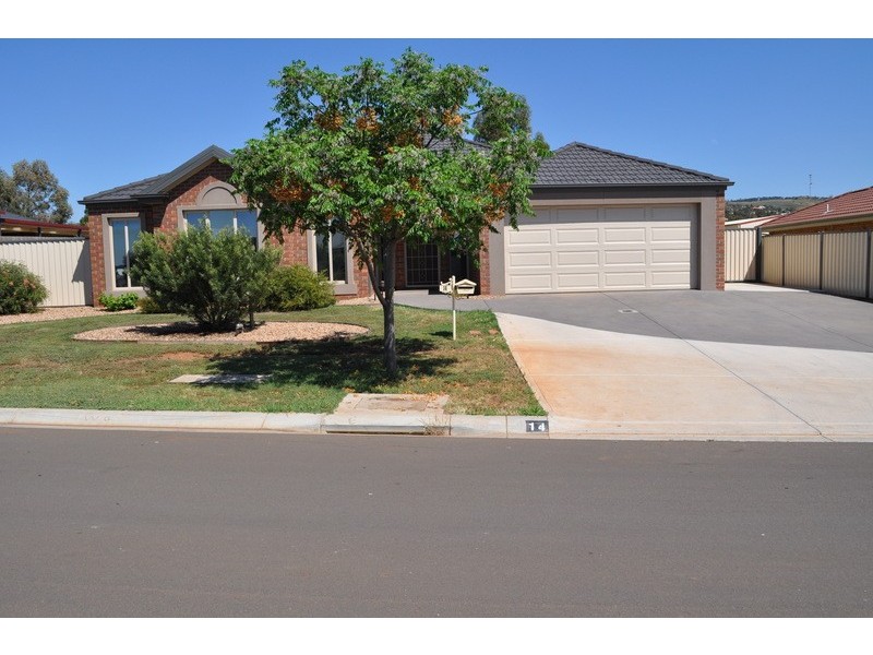 14 Grantleigh Drive, Bacchus Marsh VIC 3340