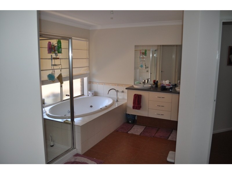 14 Grantleigh Drive, Bacchus Marsh VIC 3340