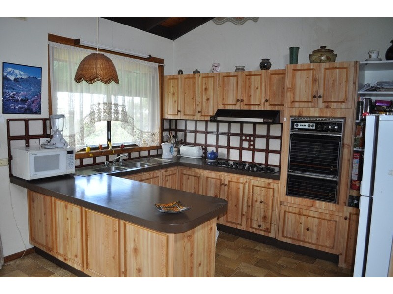 16 Gleneagles Court, Bacchus Marsh VIC 3340