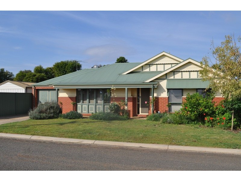 15 Candeloro Street, Bacchus Marsh VIC 3340