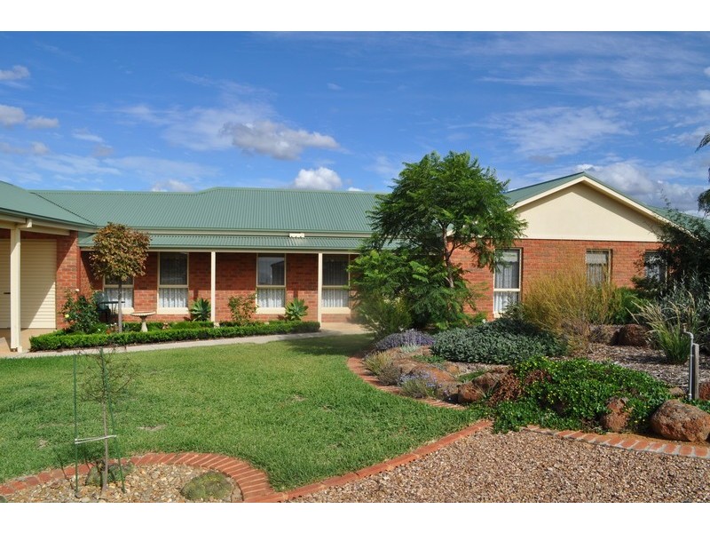 5 Bruce Court, Bacchus Marsh VIC 3340