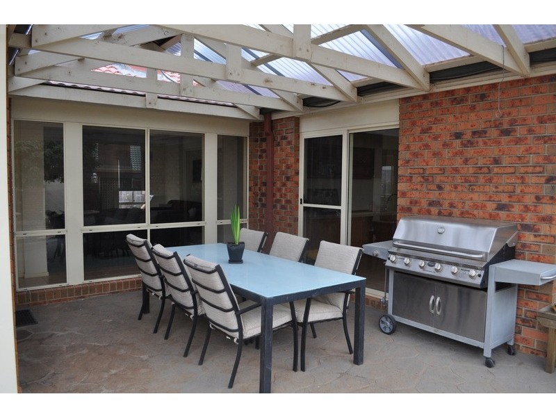 9 Tulloch Court, Bacchus Marsh VIC 3340