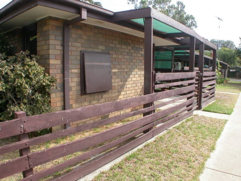 4/7 Stanfield Street, Bacchus Marsh VIC 3340