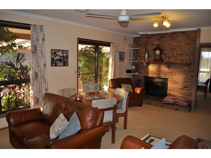 7 Barry Street, Bacchus Marsh VIC 3340