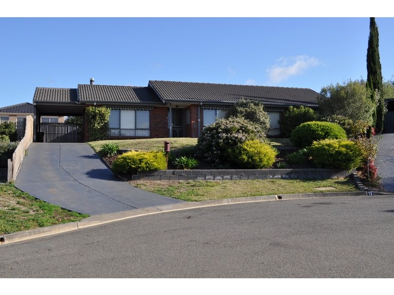 17 McLeod Drive, Bacchus Marsh VIC 3340
