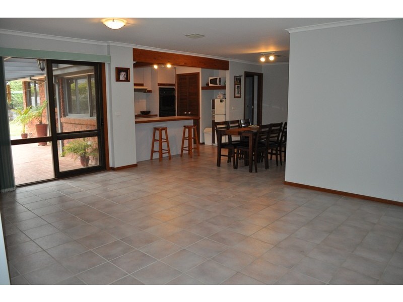 17 McLeod Drive, Bacchus Marsh VIC 3340