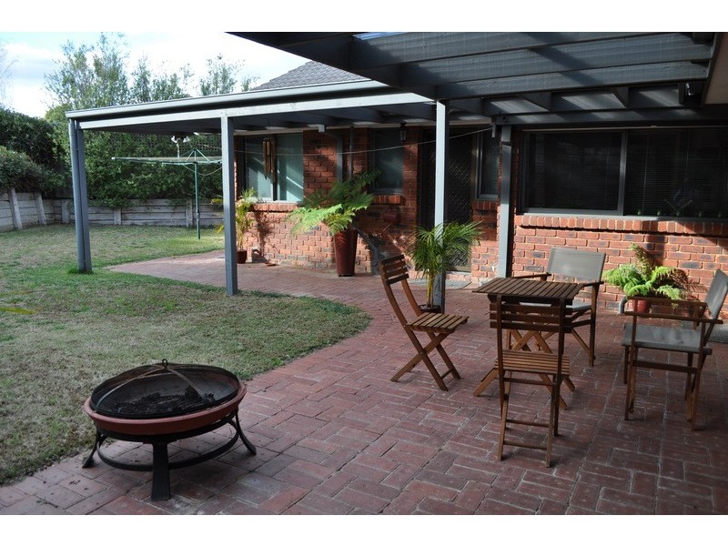 17 McLeod Drive, Bacchus Marsh VIC 3340