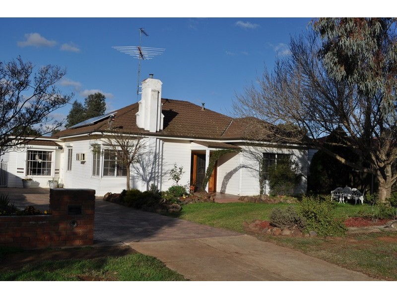 8 Fitzroy Street, Bacchus Marsh VIC 3340