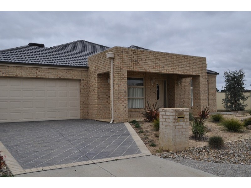 7 Lyon Place, Ballan VIC 3342