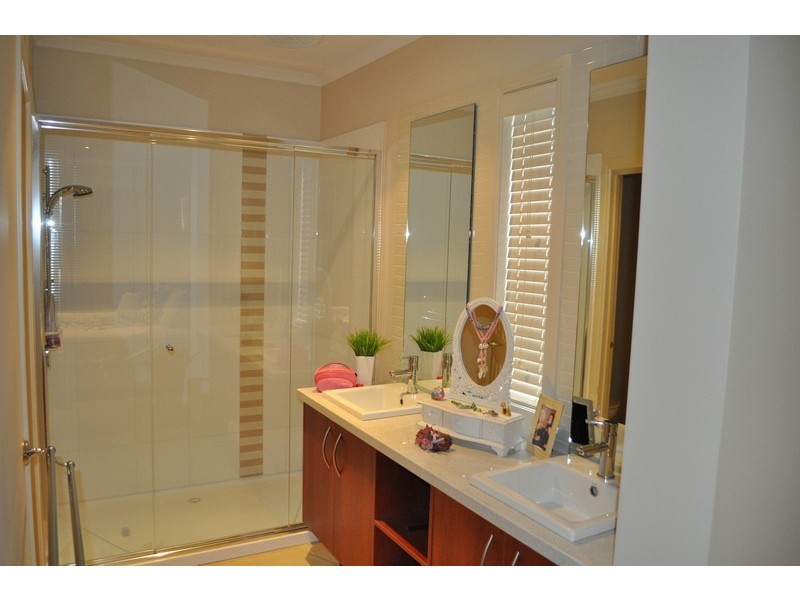 7 Lyon Place, Ballan VIC 3342