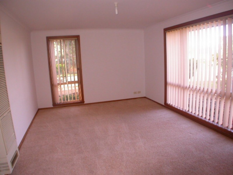 1/28 Labilliere Street, Bacchus Marsh VIC 3340