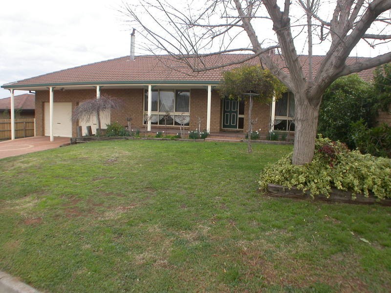 2 Margaret Drive, Bacchus Marsh VIC 3340