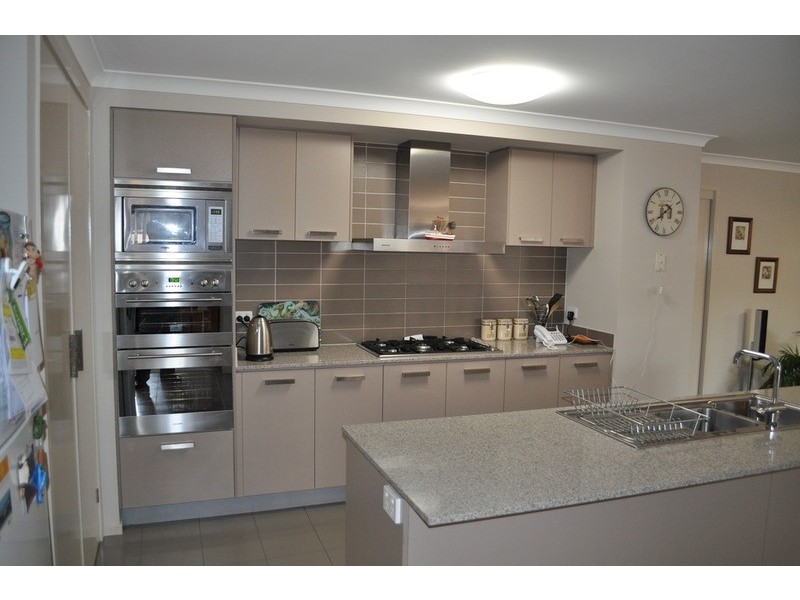 25 Leonard Drive, Bacchus Marsh VIC 3340