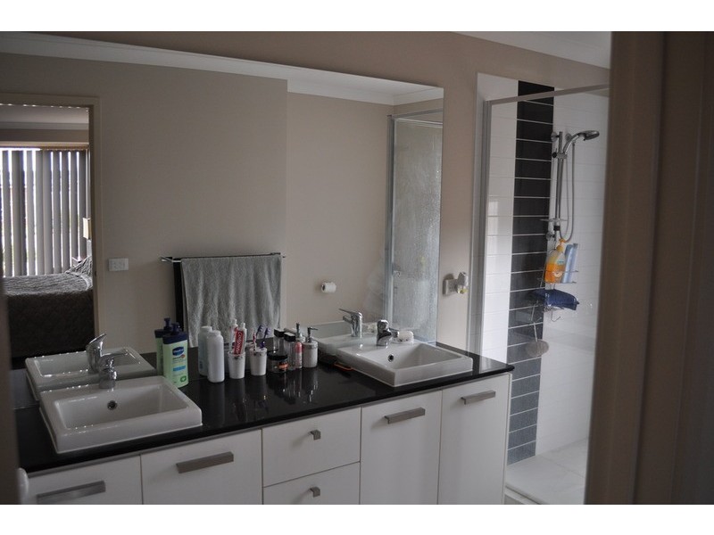 25 Leonard Drive, Bacchus Marsh VIC 3340