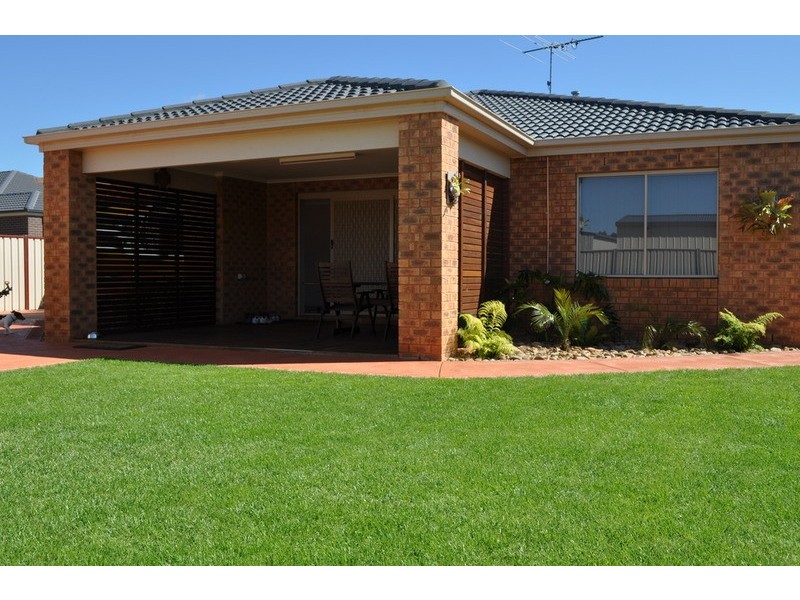 25 Leonard Drive, Bacchus Marsh VIC 3340
