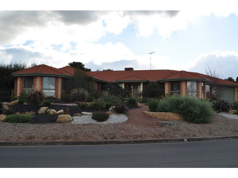 34 Cairns Drive, Bacchus Marsh VIC 3340