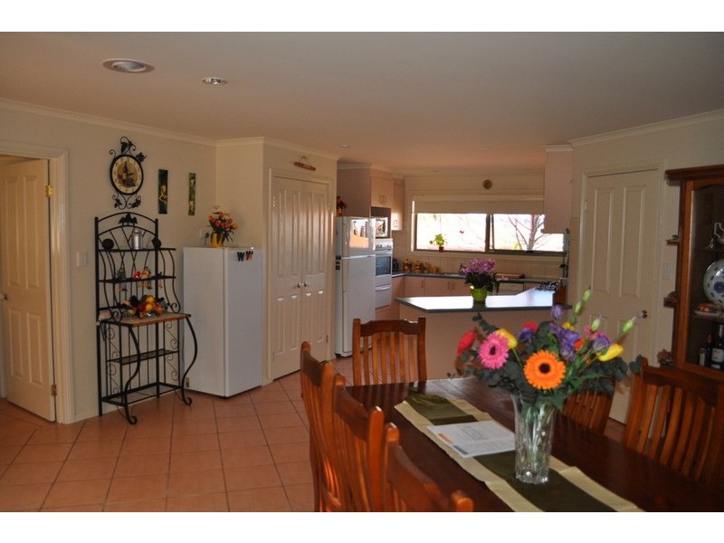 34 Cairns Drive, Bacchus Marsh VIC 3340