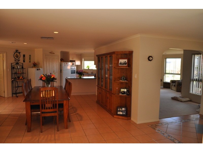 34 Cairns Drive, Bacchus Marsh VIC 3340