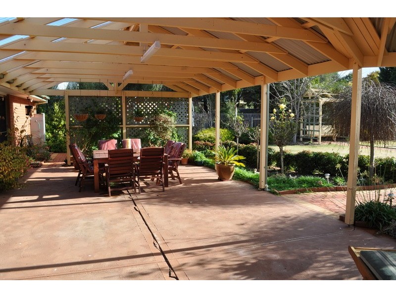 34 Cairns Drive, Bacchus Marsh VIC 3340