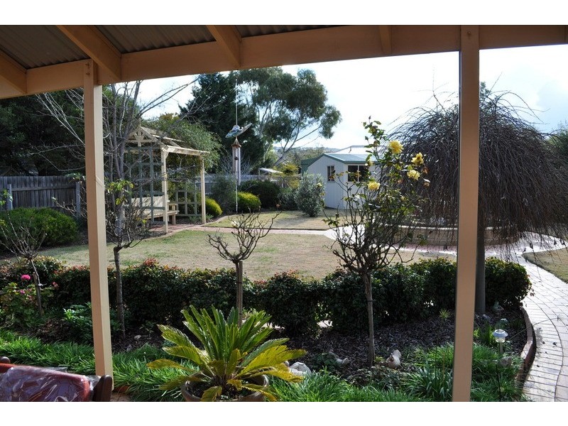 34 Cairns Drive, Bacchus Marsh VIC 3340